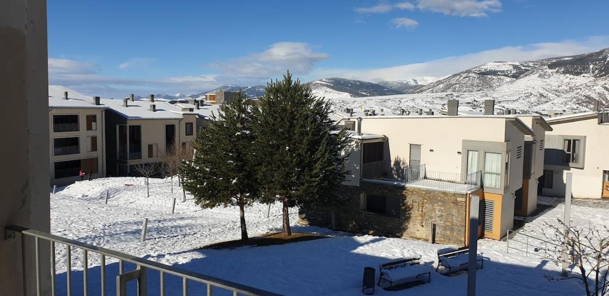 Chalet Adosado Entero, Bbq Y Piscina Comunitaria Sabiñánigo Exteriér fotografie