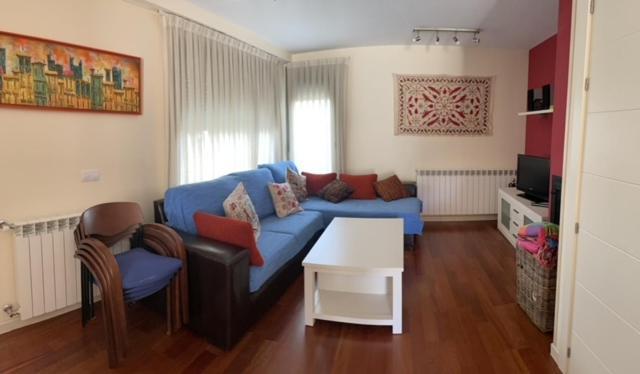 Chalet Adosado Entero, Bbq Y Piscina Comunitaria Sabiñánigo Exteriér fotografie